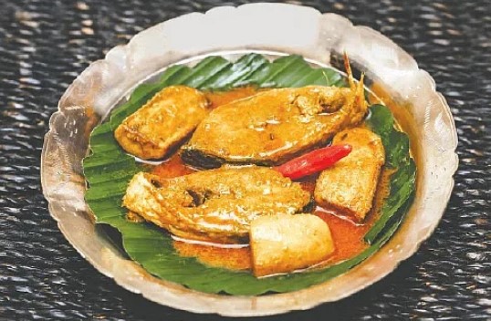 কাঁচকলায় ইলিশের ঝোল